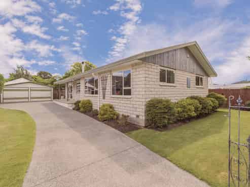 83 Solomon Avenue, Redwood