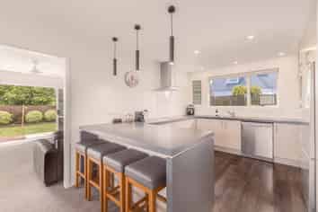 83 Solomon Avenue, Redwood