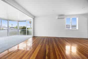 20 Wharf Road, Te Atatu Peninsula