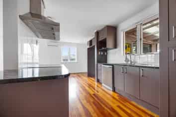 20 Wharf Road, Te Atatu Peninsula