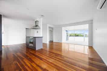 20 Wharf Road, Te Atatu Peninsula