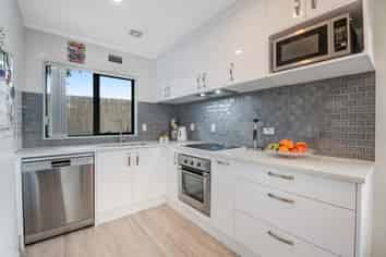 1/27 Roanoke Way, Albany