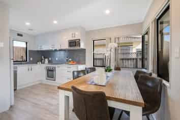 1/27 Roanoke Way, Albany