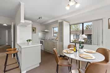 2/122 Finlayson Avenue, Clendon Park