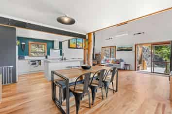 42 Main Road, Luggate