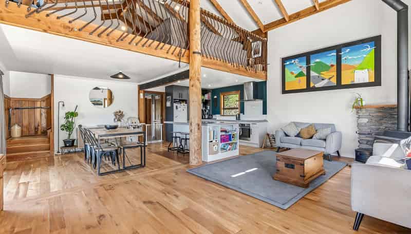 42 Main Road, Luggate