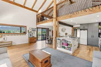 42 Main Road, Luggate