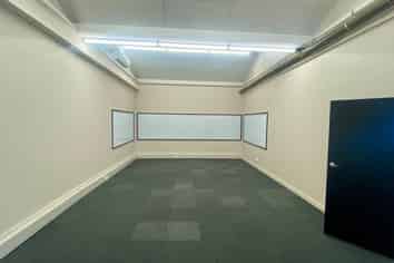 Professionally Presented Office in Vibrant Ahuriri