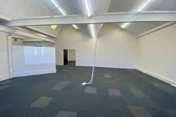 Professionally Presented Office in Vibrant Ahuriri