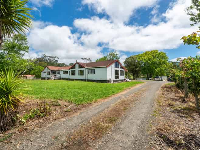 10 Taha Road, Waimauku