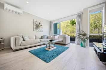 37 Sanremo Lane, Stanmore Bay