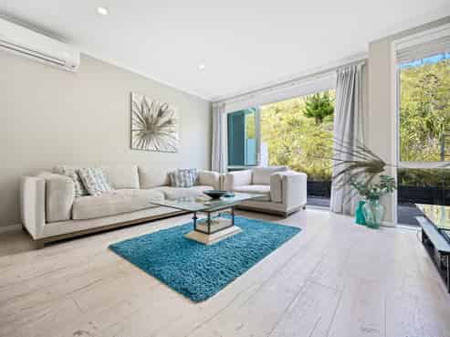 37 Sanremo Lane, Stanmore Bay