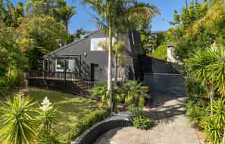 1/24 Wisteria Way, Mairangi Bay