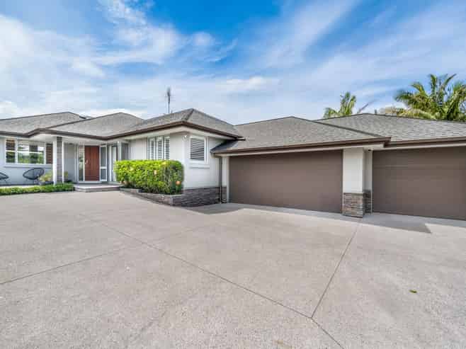 100 Beach Road, Mellons Bay