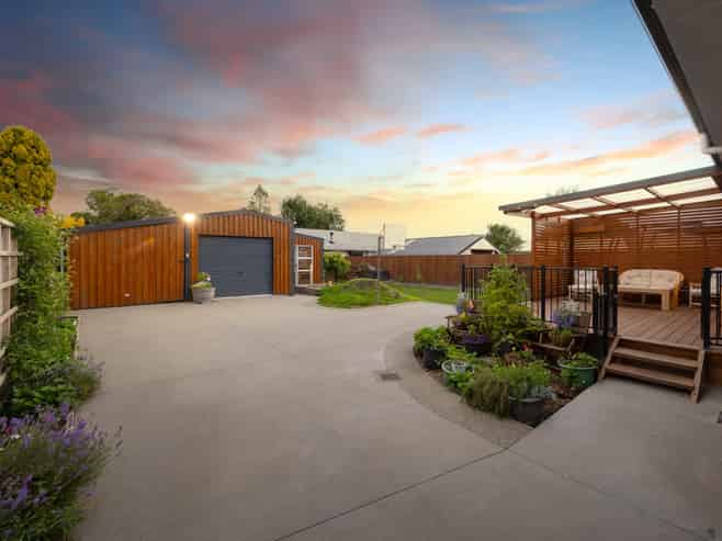 34 Keeling Street, West End