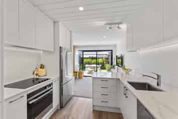 8B Champion Street, Edgeware