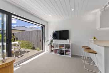 8B Champion Street, Edgeware