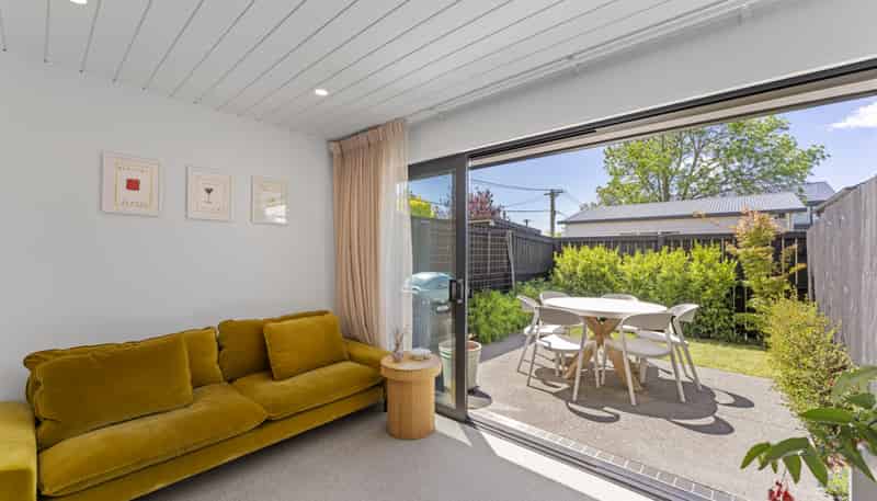 8B Champion Street, Edgeware