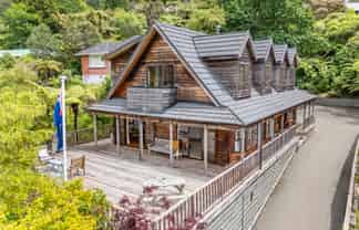 16 Jocelyn Crescent, Pinehaven