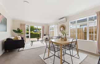 3B Lynwood Place, Brookfield