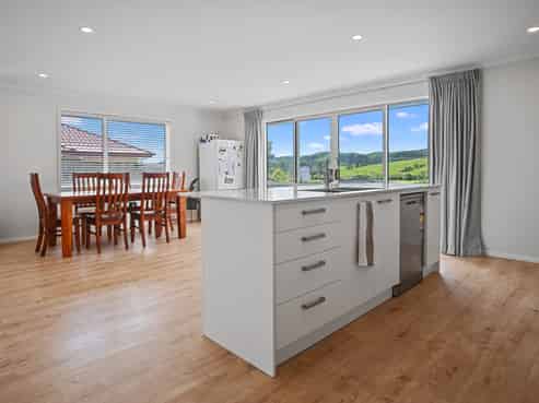 5 Awa Avenue, Helensville