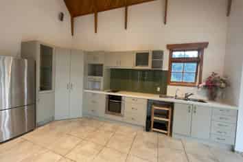 170 Potts Road, Whitford