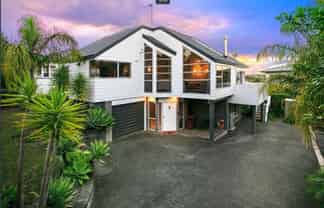 79a  Ocean View Road, Hillcrest