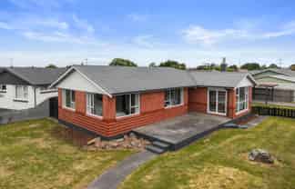 1 McNicol Crescent, Allenton