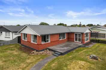 1 McNicol Crescent, Allenton