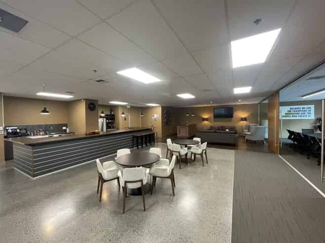 Motivated sublease in prominent address