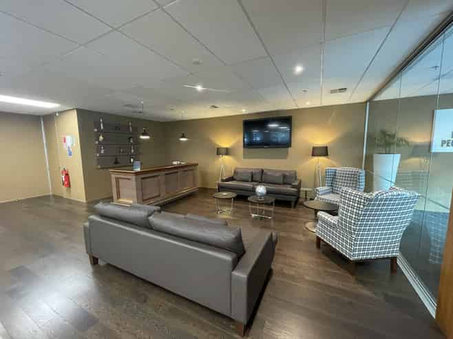 Motivated sublease in prominent address