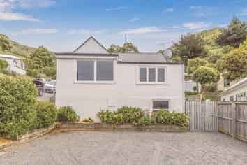 24 Voelas Road, Lyttelton