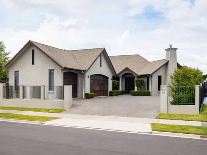 66 Palliser Drive, Huntington