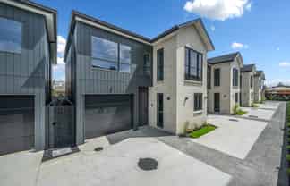 2/12 Maunu Road, Papatoetoe