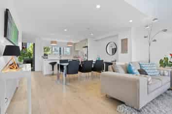 76 Hobsonville Point Road, Hobsonville