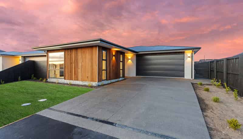 61 Whitehorn Drive, Lincoln