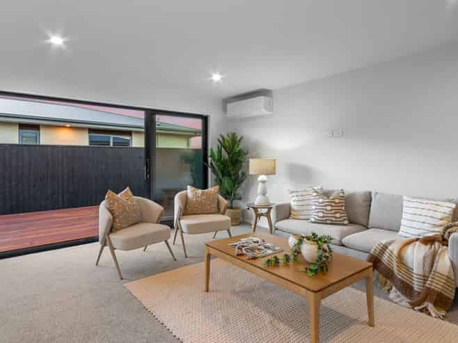 61 Whitehorn Drive, Lincoln