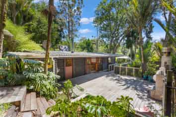 24 Mahoe Road, Titirangi