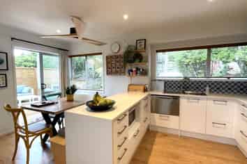 6A Phillipa Place, Browns Bay