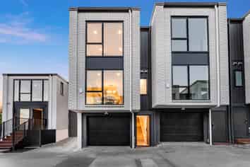 2/36 Thatcher Street, Mission Bay