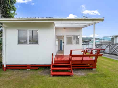 104A The Square, Whangamata