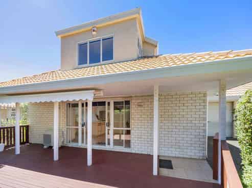 3A Central Park Drive, Te Atatu South