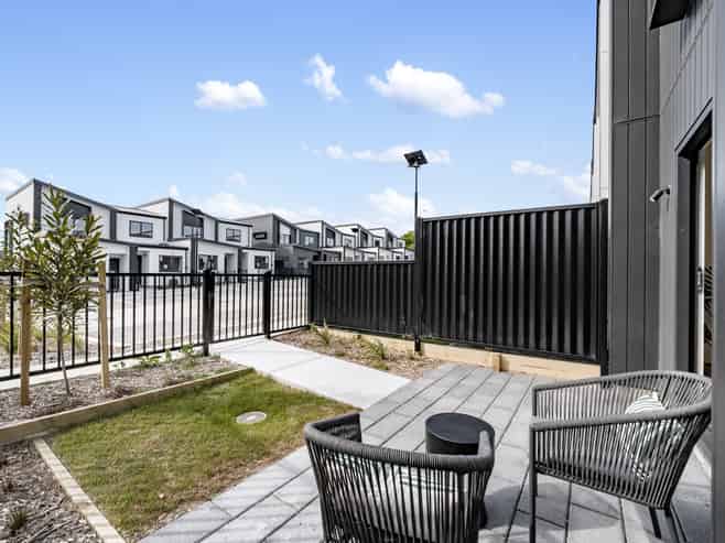 1/4 Glenburn Road, Hobsonville