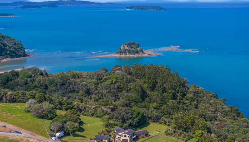 987 Hibiscus Coast Highway, Waiwera