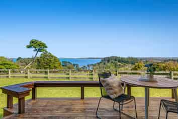 987 Hibiscus Coast Highway, Waiwera