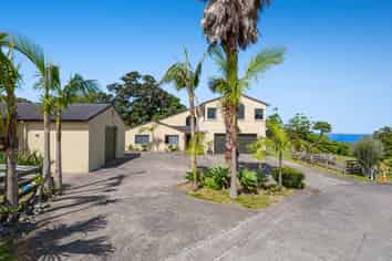 987 Hibiscus Coast Highway, Waiwera
