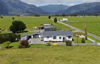 28 Stopbank Road, Hokitika