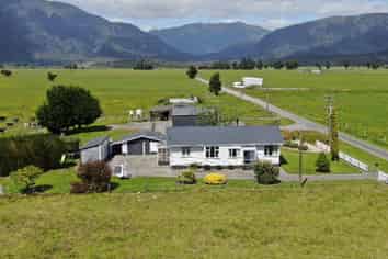 28 Stopbank Road, Hokitika