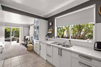 147 Kings Avenue, Matua