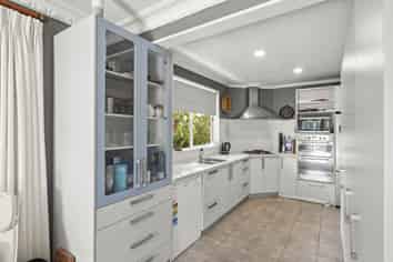 147 Kings Avenue, Matua